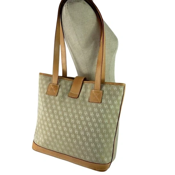 Vintage Dooney & Bourke Cabriolet Medium Signature Tan Shopper Tote Bag - Picture 2 of 12